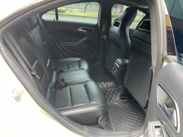 M-BENZ賓士 CLA250  第12張相片