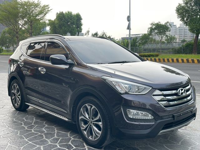 HYUNDAI現代 SANTA FE  第3張相片
