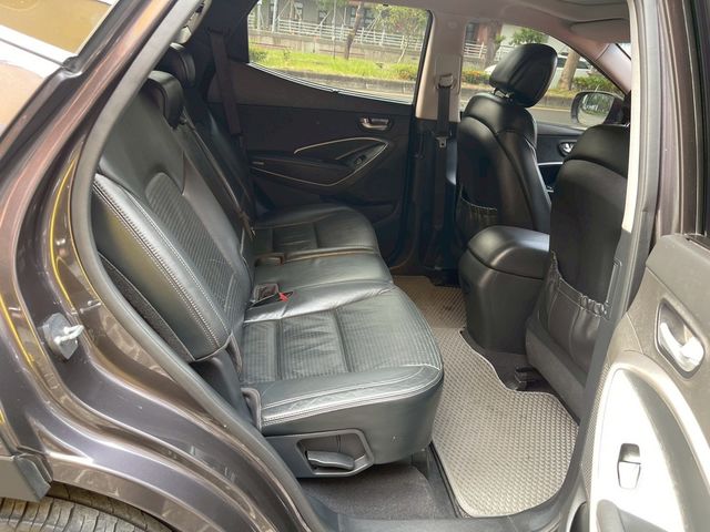 HYUNDAI現代 SANTA FE  第13張相片