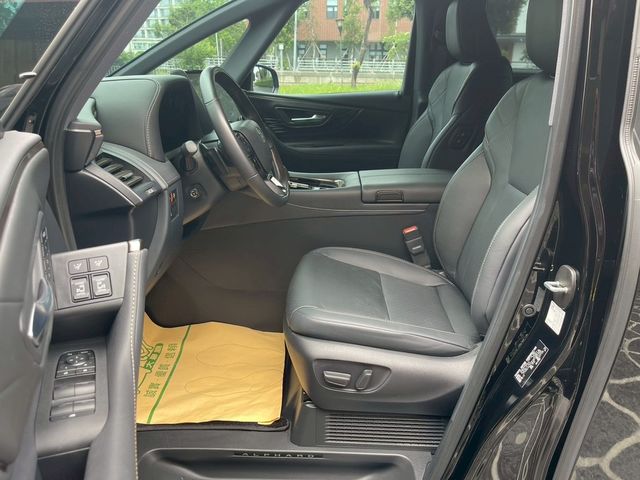 TOYOTA豐田 ALPHARD  第5張相片