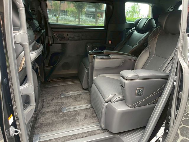 TOYOTA豐田 ALPHARD  第9張相片