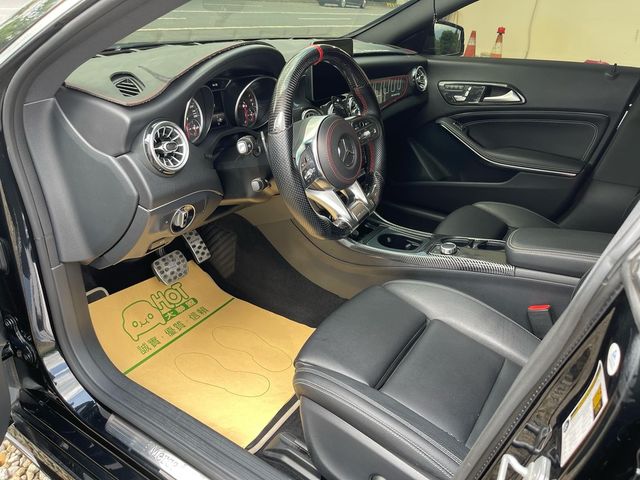 M-BENZ賓士 CLA250  第8張相片