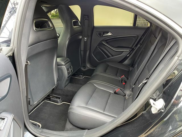 M-BENZ賓士 CLA250  第10張相片