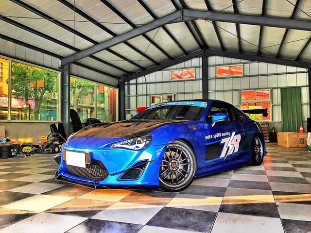 中古車 Sum形象店 日瓏車業 Brz 手排全車防滾籠全賽道設定 Subaru 速霸陸 Brz 新北市 Findcar 找車網