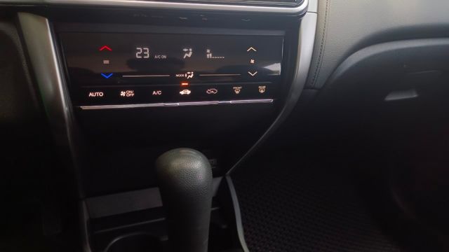 賞車前請先電話或LINE連絡預約!優惠賞車專線  第11張相片