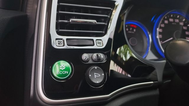 賞車前請先電話或LINE連絡預約!優惠賞車專線  第15張相片