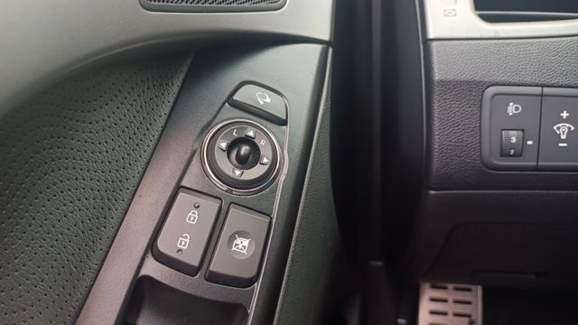 賞車前請先電話或LINE連絡預約!優惠賞車專線  第15張相片