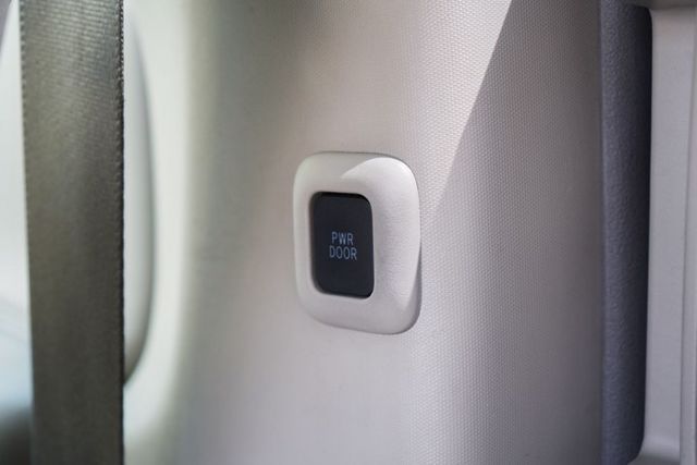 賞車前請先電話或LINE連絡預約!優惠賞車專線  第14張相片