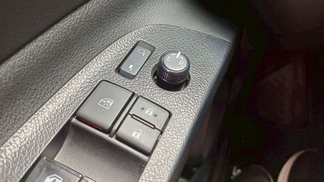 賞車前請先電話或LINE連絡預約!優惠賞車專線  第13張相片