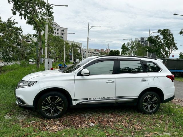 賞車前請先電話或LINE連絡預約!優惠賞車專線  第8張相片