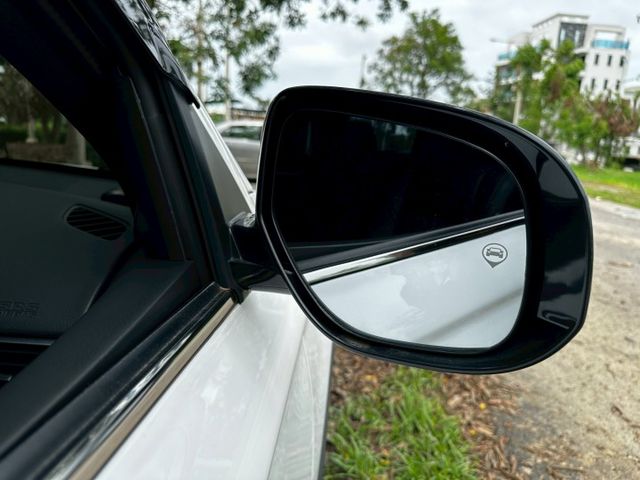 賞車前請先電話或LINE連絡預約!優惠賞車專線  第16張相片