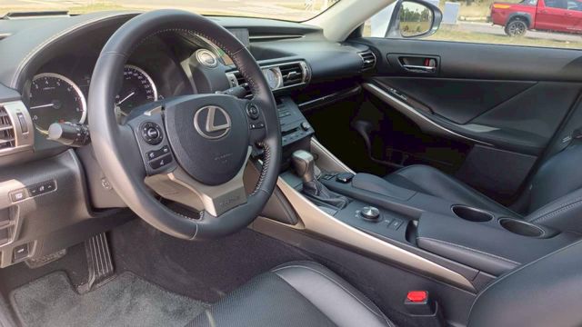 賞車前請先電話或LINE連絡預約!優惠賞車專線  第13張相片