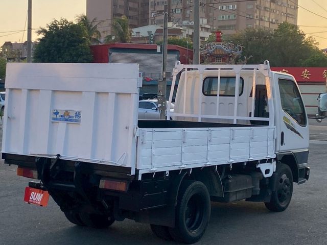 0929022755。陳老闆  手排 白 框式 升降尾門 引擎有整理工單 車況綿綿  第5張相片