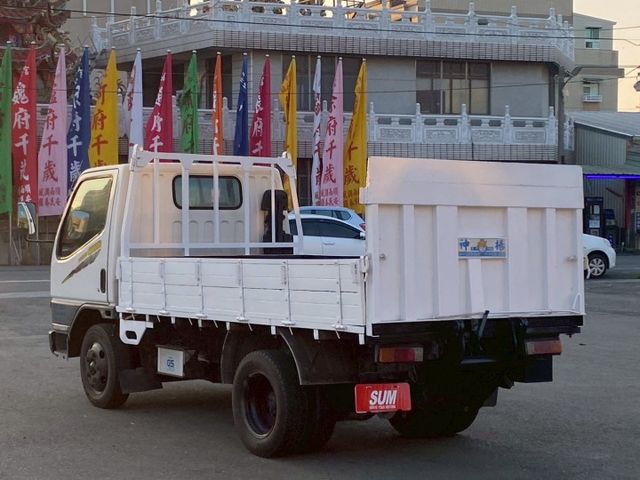 0929022755。陳老闆  手排 白 框式 升降尾門 引擎有整理工單 車況綿綿  第7張相片