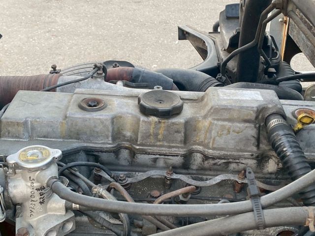 0929022755。陳老闆  手排 白 框式 升降尾門 引擎有整理工單 車況綿綿  第15張相片