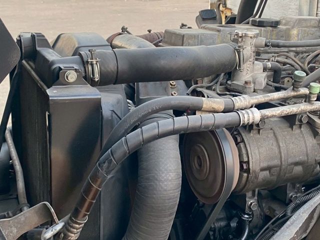 0929022755。陳老闆  手排 白 框式 升降尾門 引擎有整理工單 車況綿綿  第16張相片