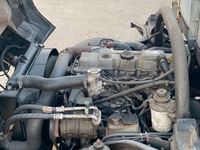 0929022755。陳老闆  手排 白 框式 升降尾門 引擎有整理工單 車況綿綿  第17張相片