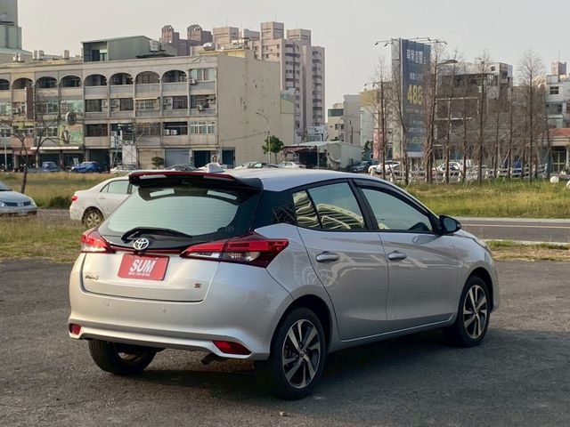 0929022755。陳老闆/免鑰匙 定速 電收折後視鏡 倒車顯影  第6張相片