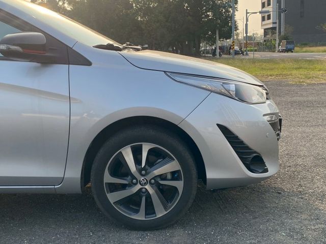 0929022755。陳老闆/免鑰匙 定速 電收折後視鏡 倒車顯影  第9張相片