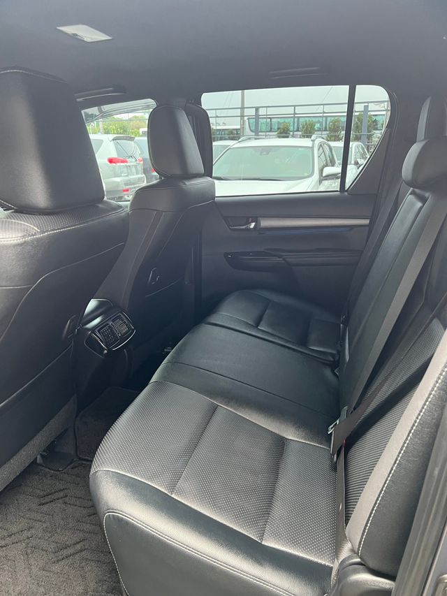 HILUX 2.8  第8張相片