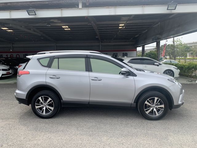 RAV4 2.0  第4張相片