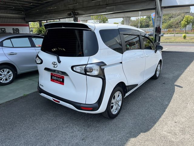 SIENTA 1.8  第5張相片