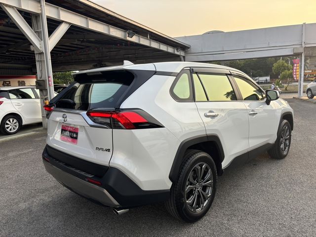 RAV4 2.0  第5張相片