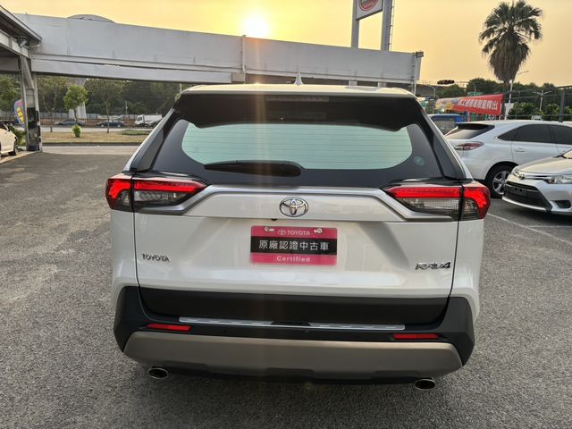 RAV4 2.0  第6張相片