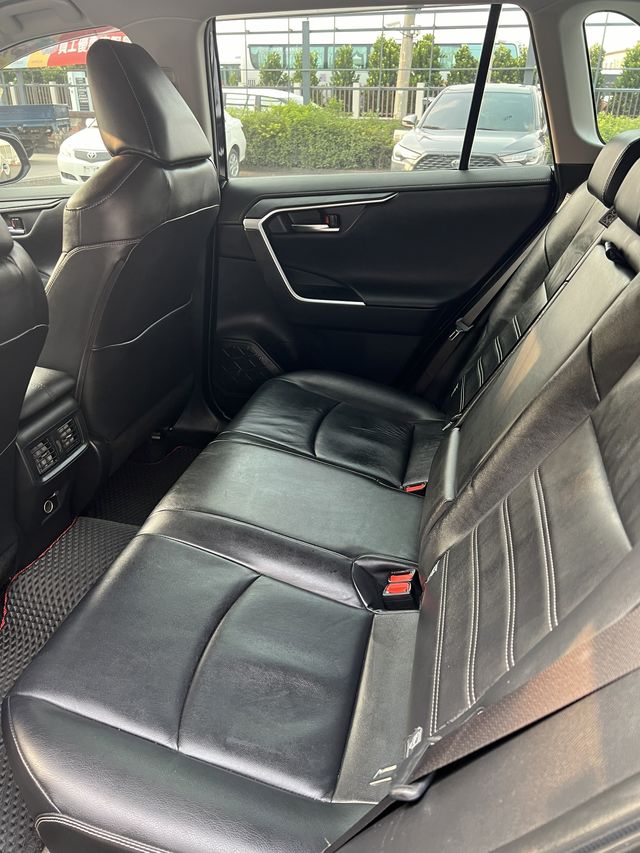 RAV4 2.0  第8張相片