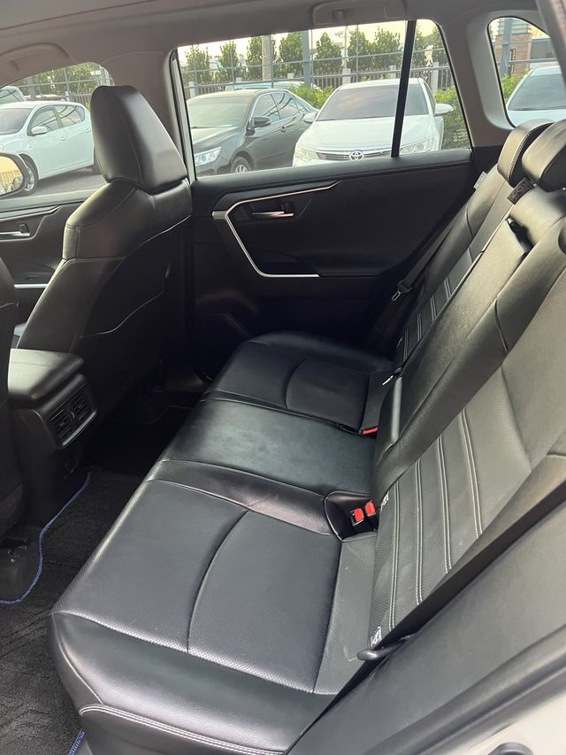 RAV4 2.4 4WD  第8張相片