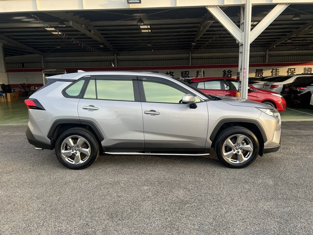 RAV4 2.0  第4張相片