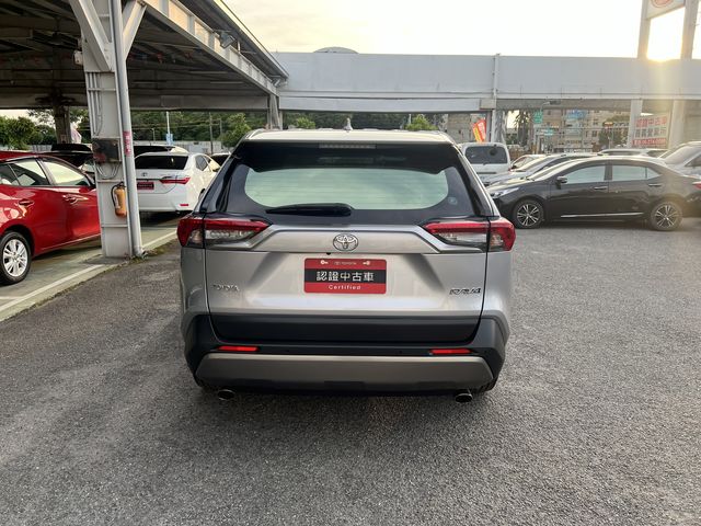 RAV4 2.0  第6張相片