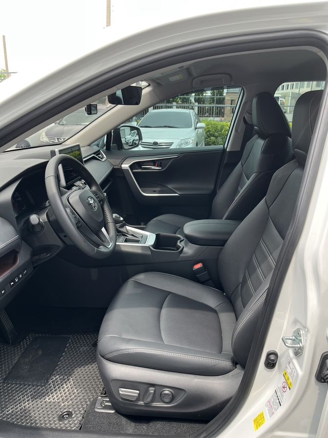 RAV4 2.0  第7張相片