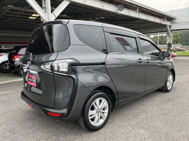 SIENTA 1.8  第5張相片