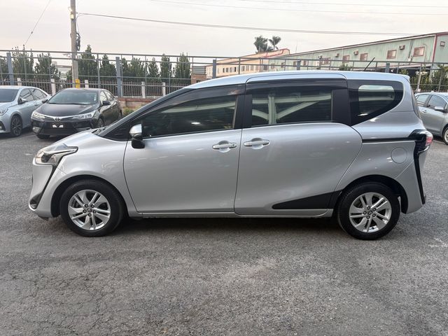 SIENTA 1.8  第8張相片