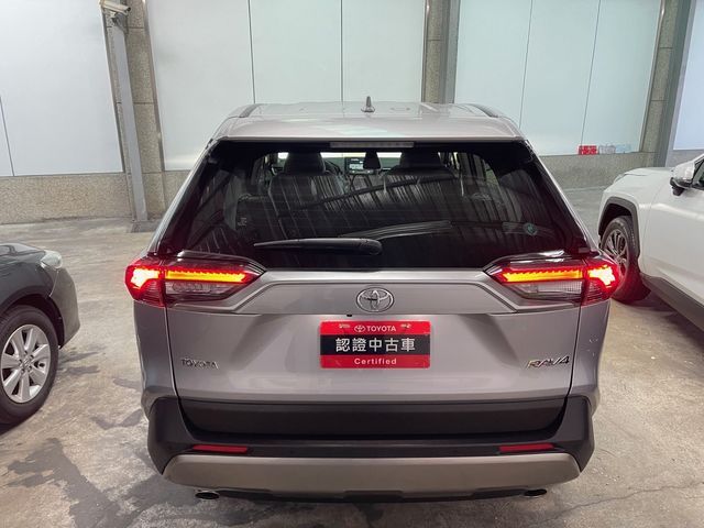 RAV4 2.0  第5張相片