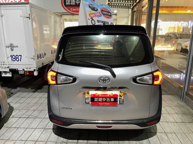 SIENTA 1.8  第5張相片
