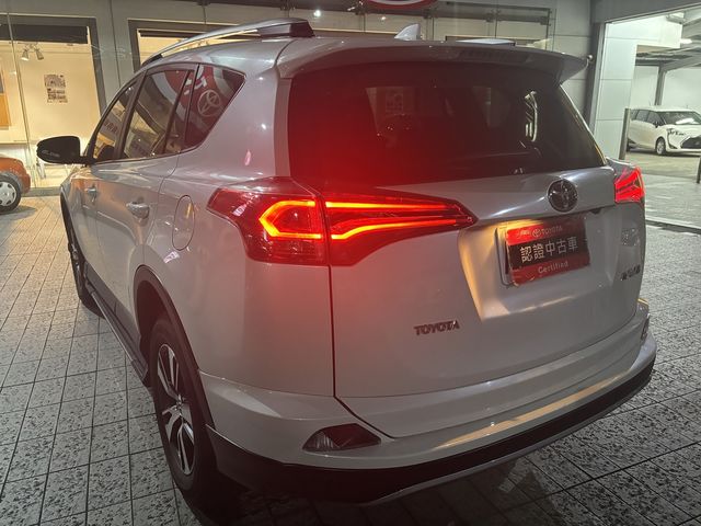 RAV4 2.0  第5張相片