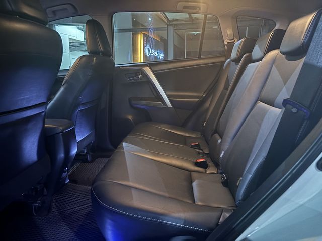RAV4 2.0  第8張相片