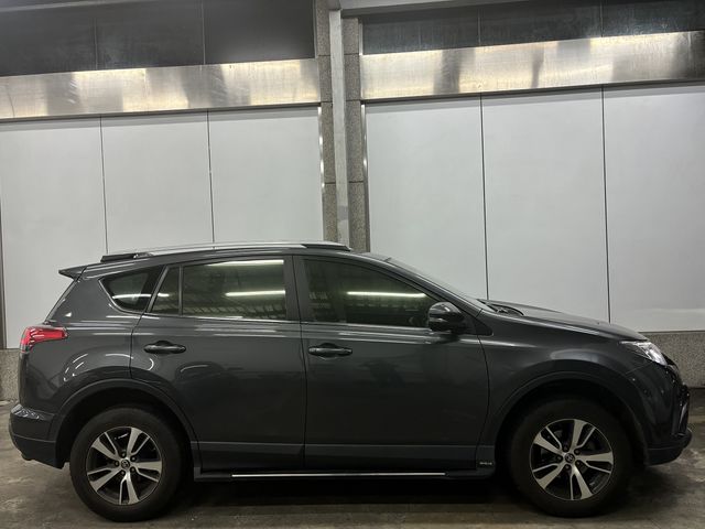 RAV4 2.0  第4張相片