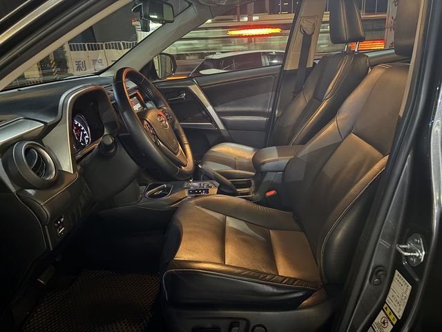 RAV4 2.0  第6張相片