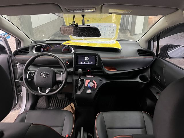 SIENTA 1.8  第8張相片