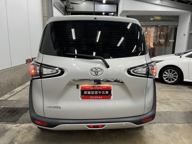 SIENTA 1.8  第10張相片