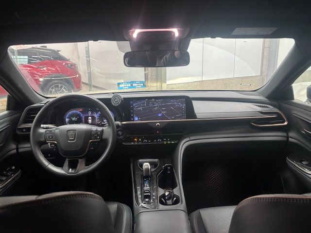 CROWN 2.5  第9張相片