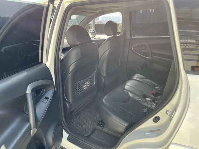 RAV4 2.4 2WD  第9張相片