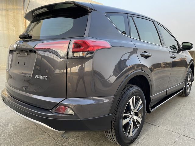 RAV4 2.0  第5張相片