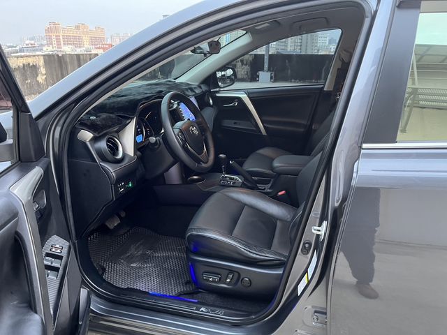 RAV4 2.0  第8張相片