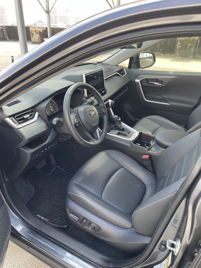 RAV4 2.0  第8張相片