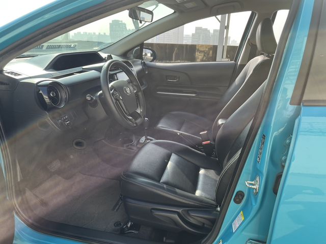 PRIUS C 1.5  第8張相片