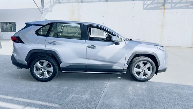 RAV4 2.0  第4張相片